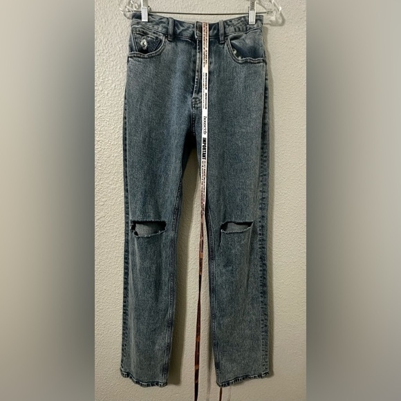 House of CB Denim - HOUSE Of CB ‘Tate’ Blue Vintage Fit Antique wash high waist jeans. Size S. NWT.